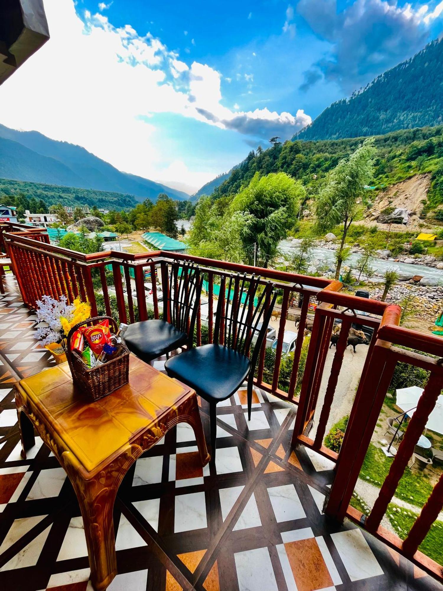 Himalayan Hill Queen Resort, Manali M98160-43400 Buitenkant foto
