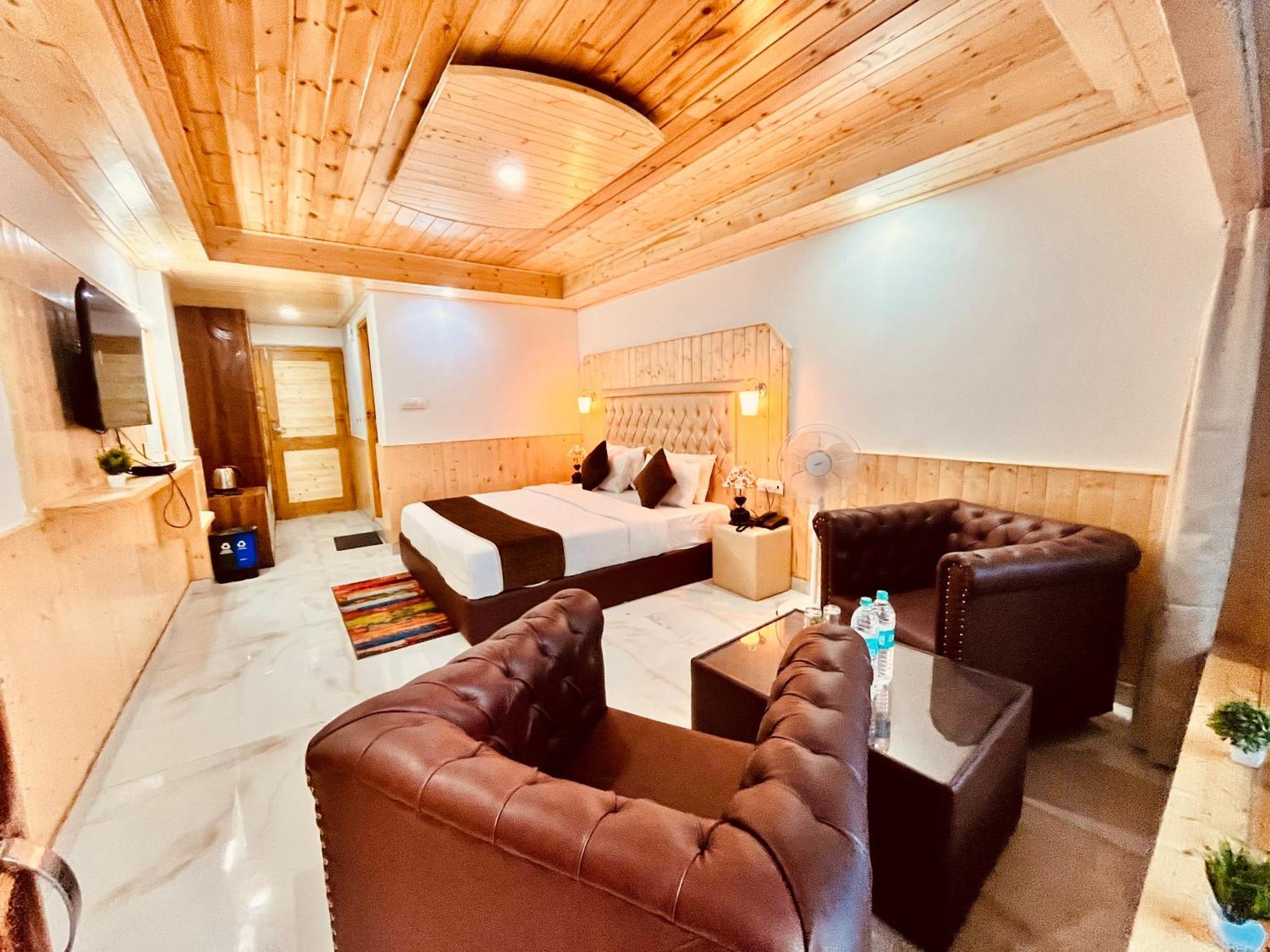 Himalayan Hill Queen Resort, Manali M98160-43400 Buitenkant foto