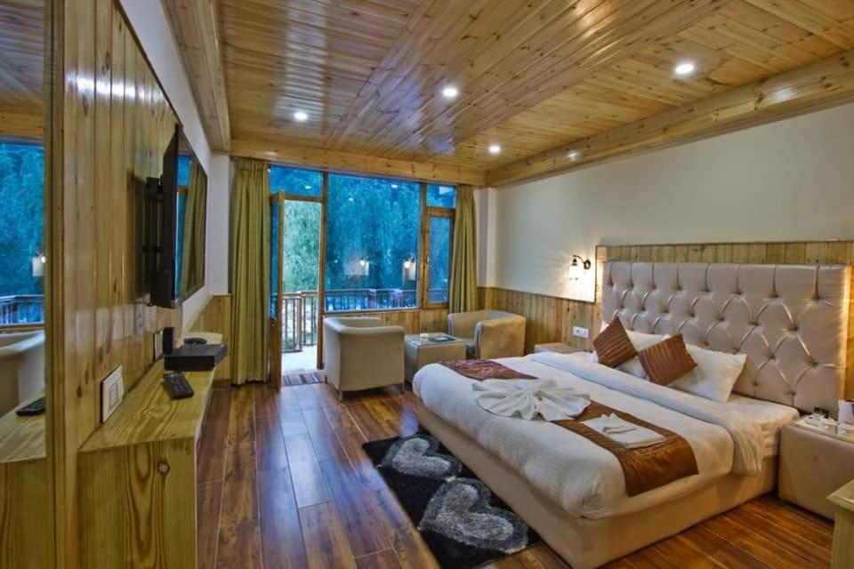 Himalayan Hill Queen Resort, Manali M98160-43400 Buitenkant foto
