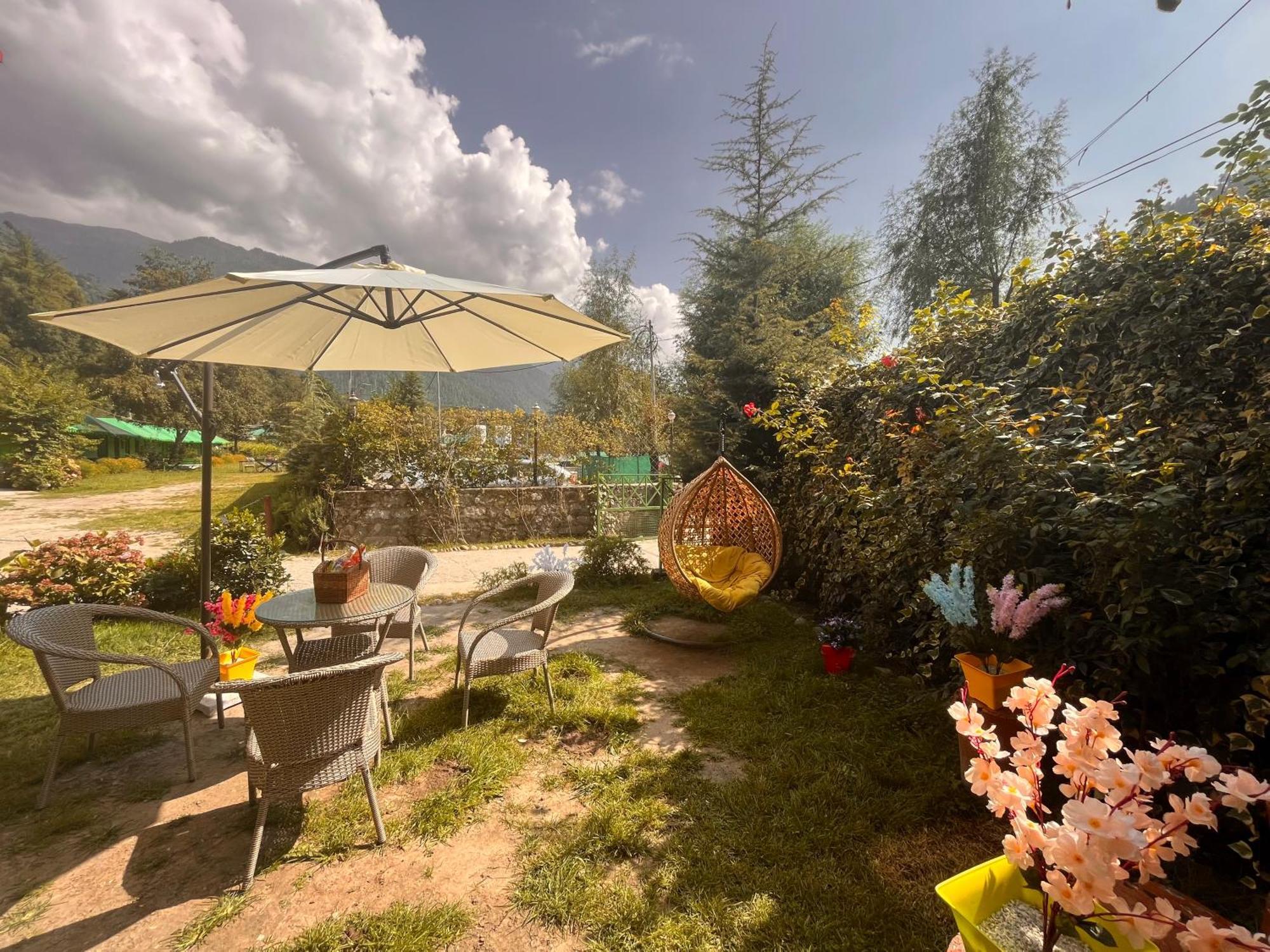 Himalayan Hill Queen Resort, Manali M98160-43400 Buitenkant foto