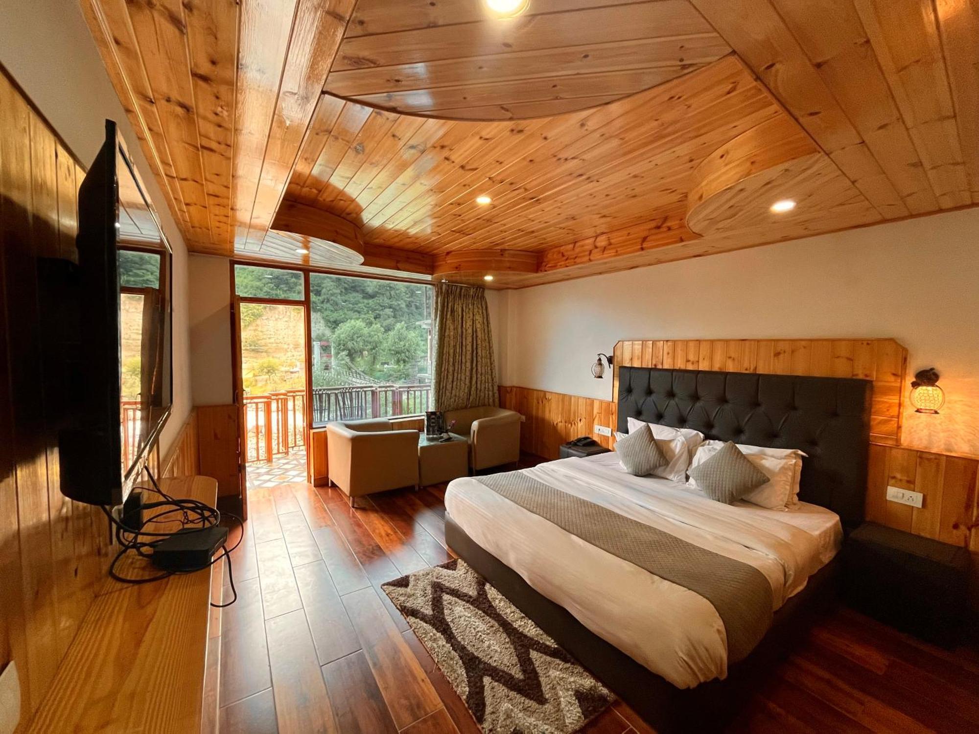 Himalayan Hill Queen Resort, Manali M98160-43400 Buitenkant foto