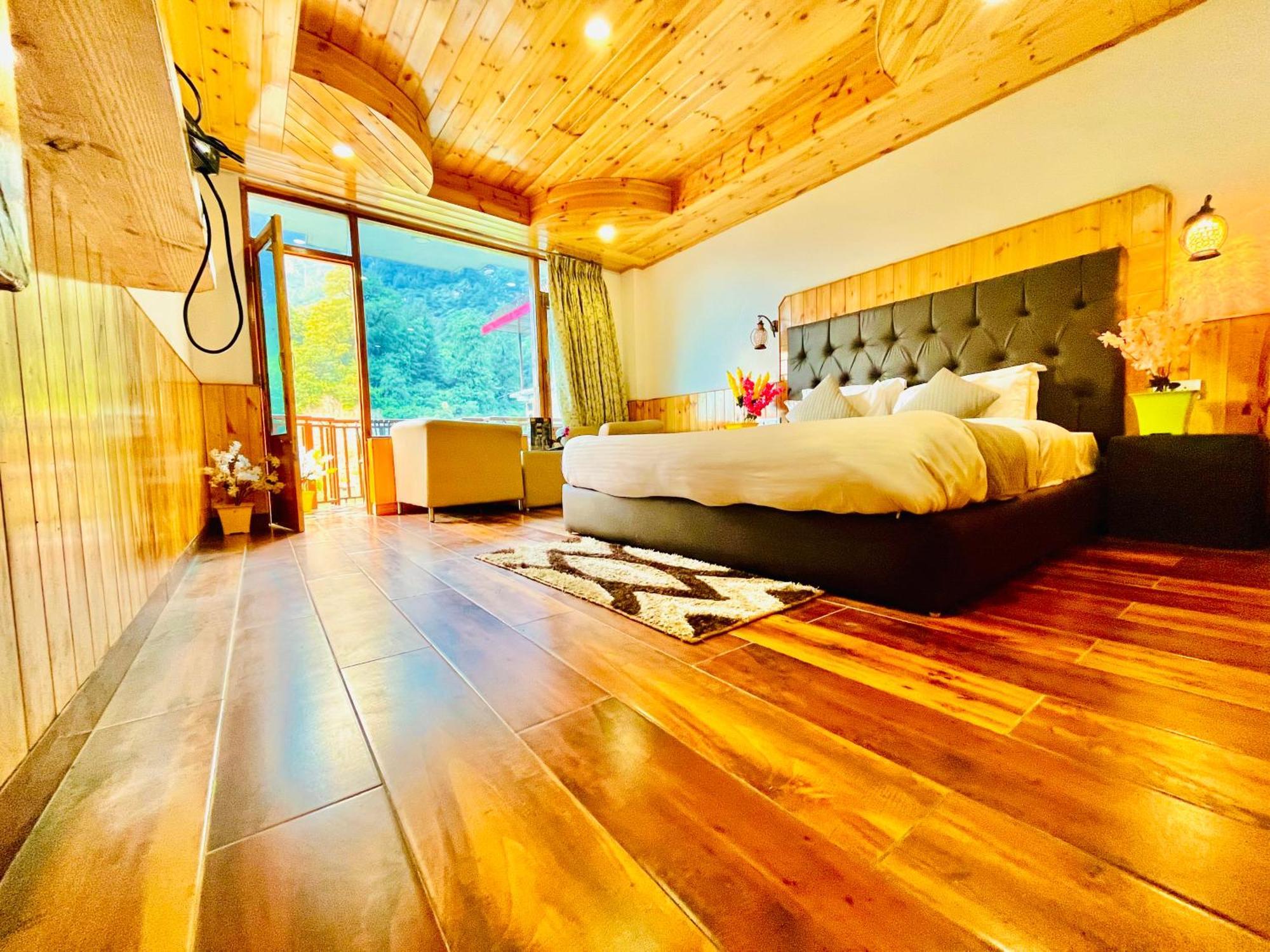 Himalayan Hill Queen Resort, Manali M98160-43400 Buitenkant foto