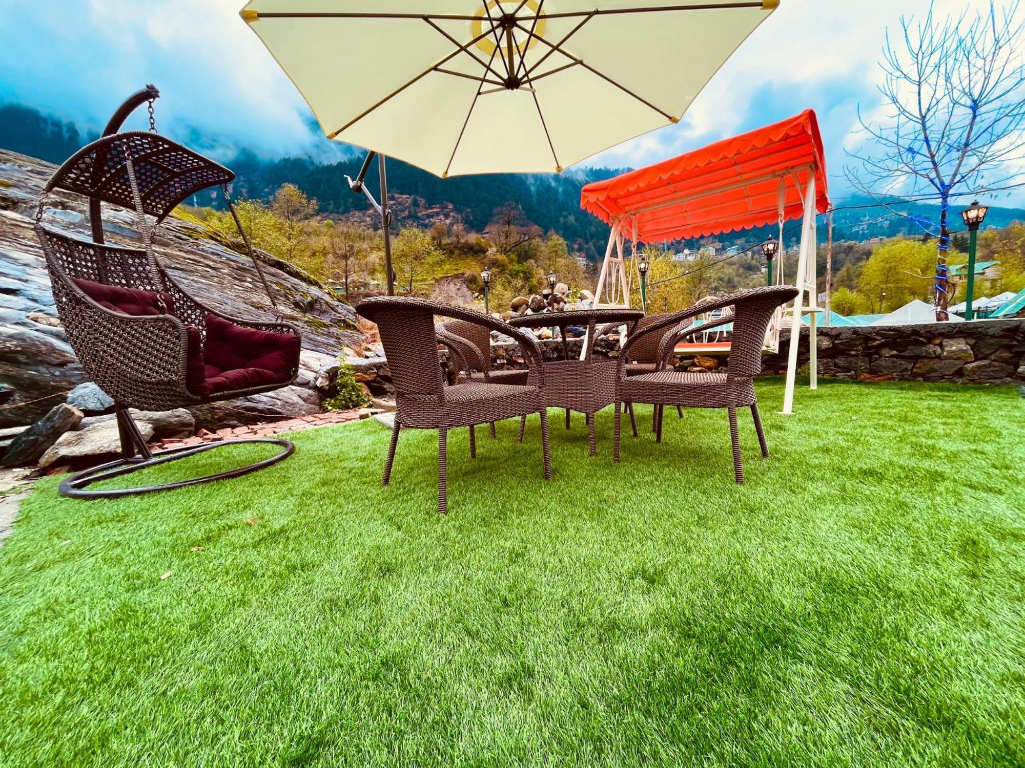 Himalayan Hill Queen Resort, Manali M98160-43400 Buitenkant foto